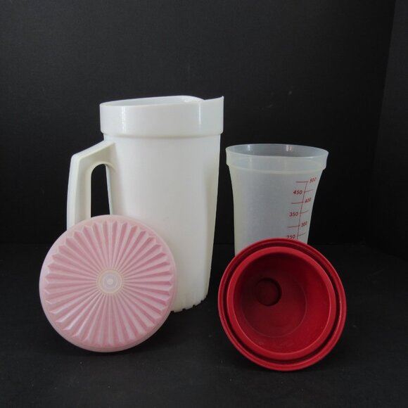 Tupperware 1.5 Qt White Pitcher with Red Lid and Quick Shake Mixer Cup and Lid - Picture 5 of 8